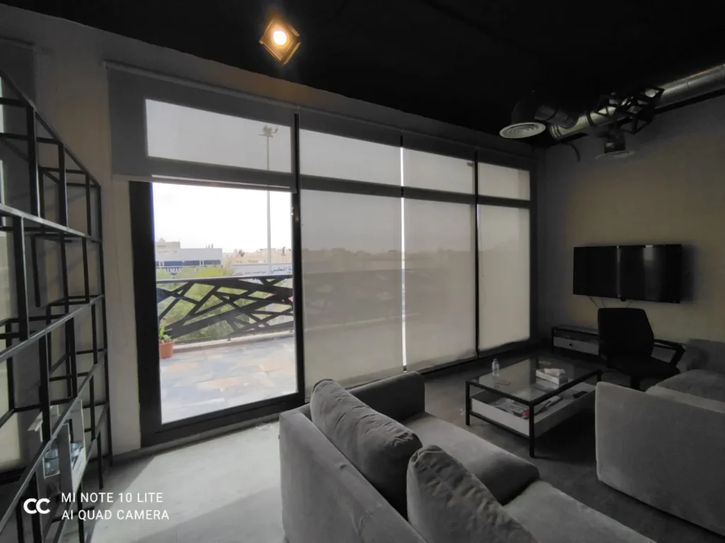 تركيب ستائر رول شفاف